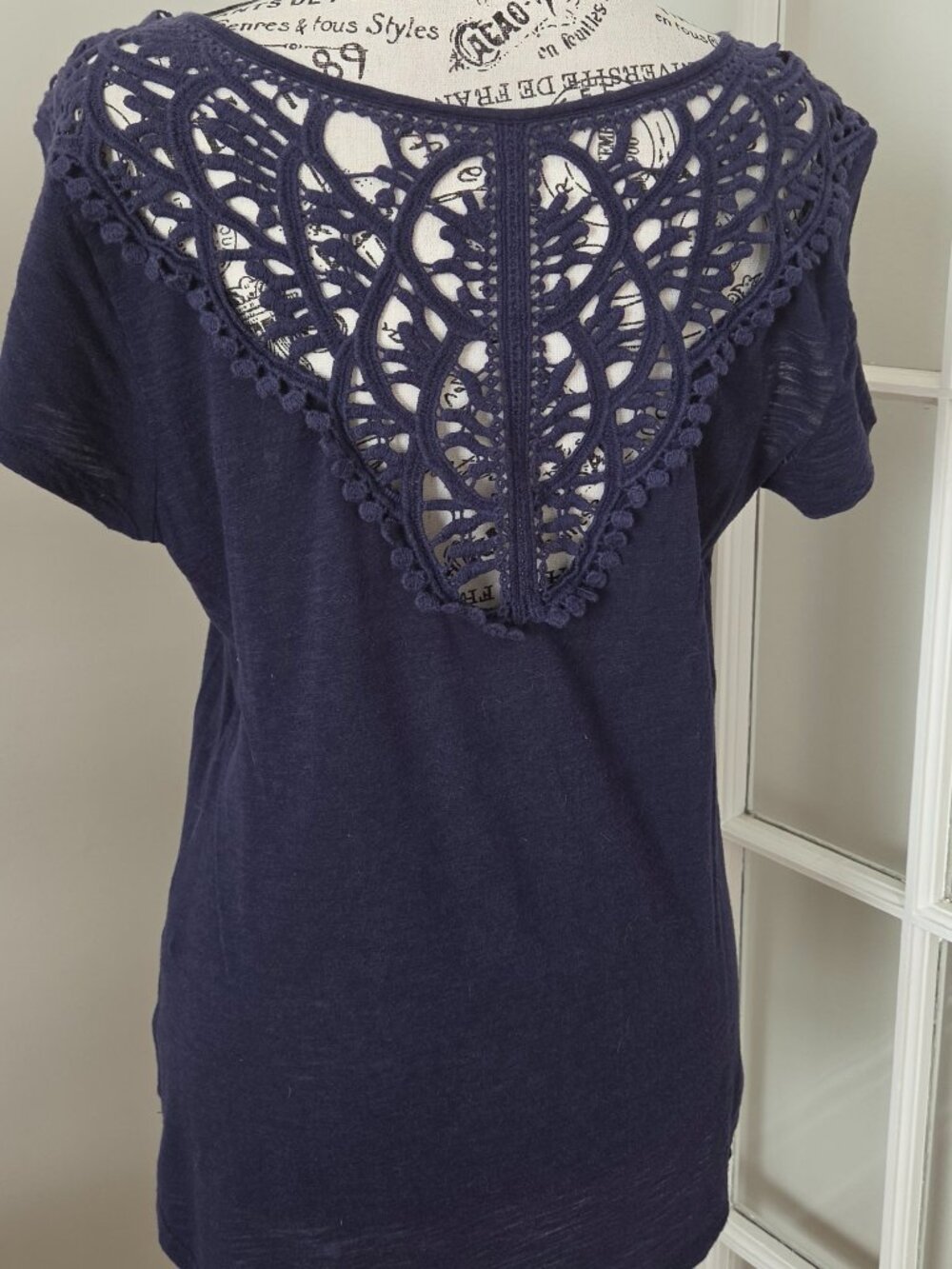 New York & Company Navy Crochet Back Short Sleeve Top Women's M